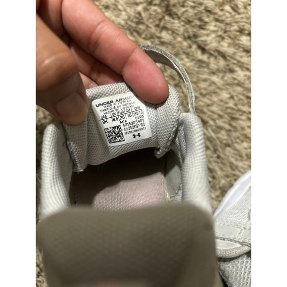 Girl Under Armour Shoes 9 - Picture 5 of 5